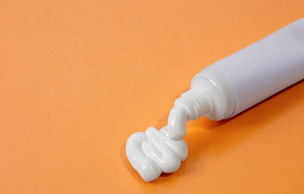 Cola látex branca: elasticidade e flexibilidade para diferentes aplicações